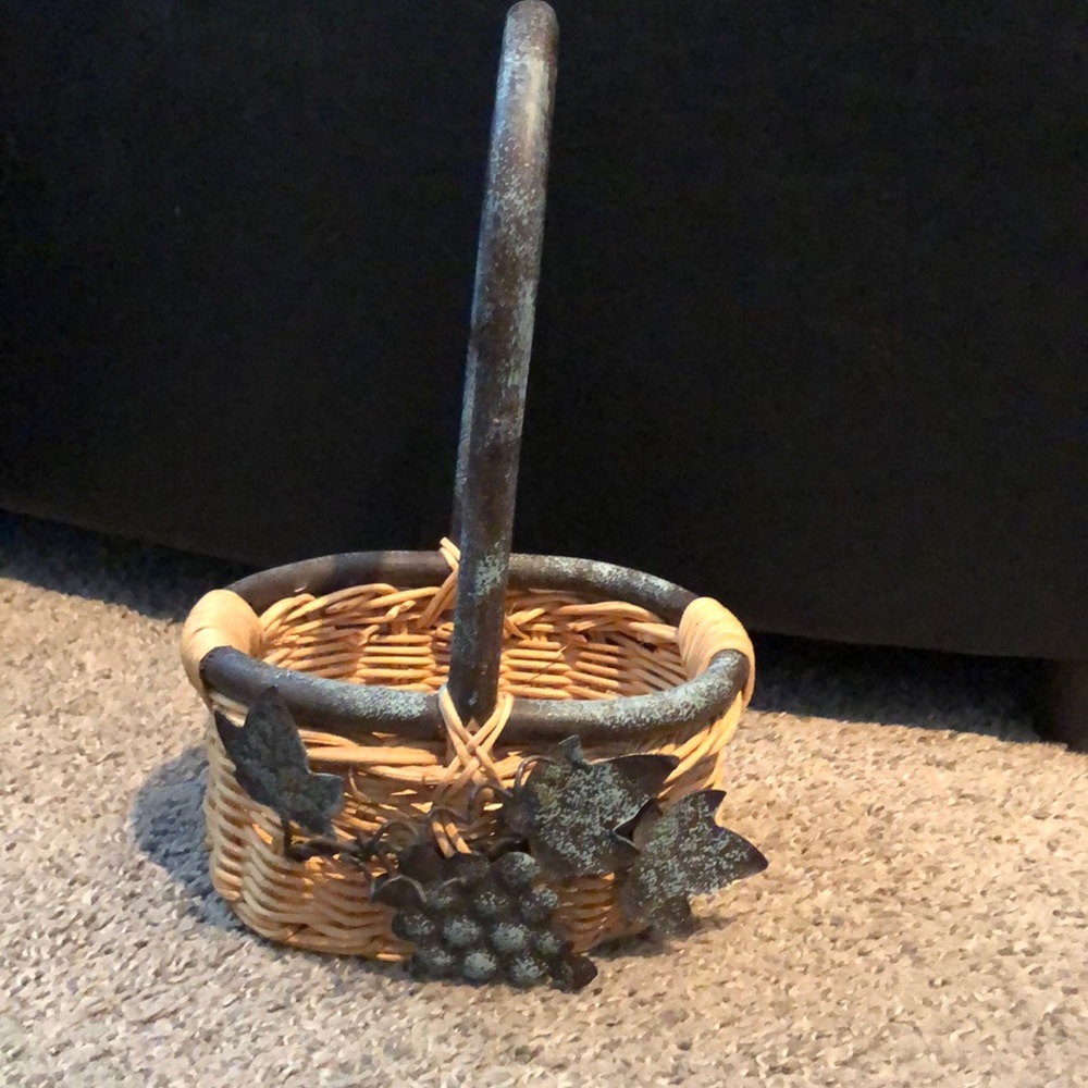 Small basket